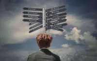 一種選擇不是選擇；
兩種選擇左右為難；
三種選擇才是選擇的開始。配圖