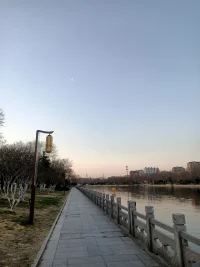 學會敞開心懷，放平心態，去擁抱生活，去創造生活，把握住每一個今天。配圖