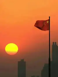 自己不努力，誰也幫不了你；你得有足夠的實力，你的原則和底線才會被人尊重。做有用的事，說勇敢的話，想美好的事，睡安穩的覺，把時間用在進步上，積極向上，面向陽光??配圖