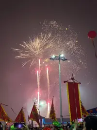 跟隨晨光的腳步
向全新的今日出發(fā)
夢(mèng)想在日光下閃爍
指引人們奔赴向往的遠(yuǎn)方
探索追夢(mèng)路上的無限精彩！配圖