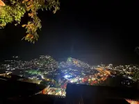 愿你看過世間涼薄和冷漠，仍溫暖如初，愿你歷經滄桑和繁華，仍愛這人間煙火……配圖