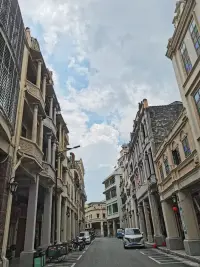 生活不會告訴你路該怎么走，只會教你怎么去適應(yīng)……配圖