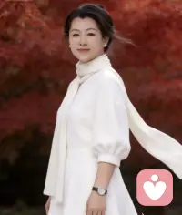 不必追赶时光，只需温柔前行。
早安，愿你今天，心定、心安、心欢喜。配图