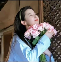婚姻關系中，產生問題無非3點原因
1、自身缺乏安全感。只要得不到對方足夠的關注，就會孤單，怨對
2、情緒表達不正確。有情緒采取找茬、撮對方痛處、回避冷暴力等方式。
3、丟失自我。要知道哪有什么從一而終有的只是反復愛上同一個人。配圖