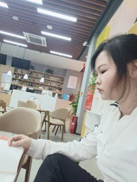 掌握自己的命運，讓自己優秀，活出精彩，活出不凡，活出自我價值，活出驕傲。今天的努力是為了給自己一個無悔的明天配圖