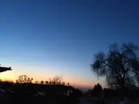 如果你也經常失眠，也許我可以幫到你。我有20多年反復失眠的歷史。后來通過療愈早年創傷，用正念關懷化解壓抑的焦慮和恐懼情緒，現在失眠已經完全好了。

希望能用我自己的經驗，幫助到更多人。配圖