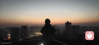 人生沒有白走的路，每走一步都算數，所以大膽向前走吧，我們終會在人生最高處相遇配圖