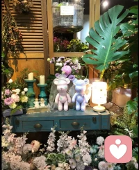 接受一切的發生，
積極地、正面地

處理和改善，
遠比努力否定或壓抑自己

更有積極意義。

          ————素黑配圖