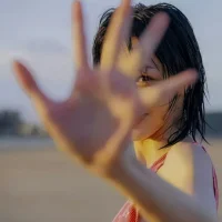 人怕鬼，自欺欺人；鬼怕人，人間正道。心中無鬼何懼鬼哉？人若是鬼，其鬼何其兇險也？配圖