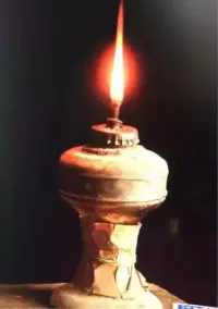 我們太過習慣于略過愛情和幸福，總是把注意力集中在我們的缺點或事情可能如何出錯上。實際上，我們需要有意識地去練習快樂和喜悅。
——安德烈婭·歐文《如何停止不開心》配圖