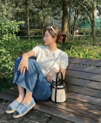 生活不需要比別人好，但一定要比以前過得好，人生最幸福的事，不是活的像別人，而是在努力之后活的更像自己。配圖