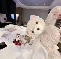 有时候
沉默比言语更能表达内心的感受
那是一种深深的共鸣
无需多言 便已懂得配图
