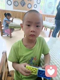 恭喜小寶貝，升學前班了，加油哦配圖