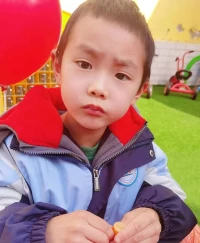 小帥哥，又放假了，希望你，少讓我操心（微笑）配圖
