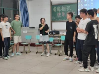 大一新生“有緣相識(shí)，快樂(lè)成長(zhǎng)”團(tuán)輔活動(dòng)在同學(xué)們的歡聲笑語(yǔ)中結(jié)束。配圖