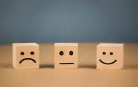 兩個人的溝通：70%是情緒，30%是內容。情緒不對，內容就會被扭曲，縱有一肚子的情愫，沒有良好的情緒，說得再多也只是發泄。配圖