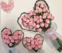 特別在意別人的看法是一種心理問題，表現(xiàn)為害怕被別人嫌棄、擔(dān)心被拋棄、依賴他人來維持生活、觀察別人的態(tài)度并調(diào)整自己的行為、害怕對自己負責(zé)等。這種心理問題背后滿足的是需要或希望獲得別人認同的心理1。在乎別人的評價是生活中困擾很多人的問題，也是讓很多人苦惱的問題2。太在乎別人的看法是人類對自身價值的判斷有一種與生俱來的不確定性，過于在乎別人看法的人常常是把自我價值建立在別人的評價上3。配圖