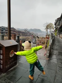愛，是一種無盡的原諒，是一種溫柔的眼神，被愛給你力量，愛人給你勇氣。配圖