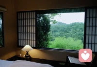 生活嘛！笑一笑就好了，
只要不认怂，生活就没法撂倒你。
不管生活有多难，都记得微笑，
你的微笑，就是你最好的风水，
余生很贵，努力活成自己想要的样子……配图