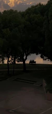 關于夫妻關系問題的咨詢個案
你期待對方對方?也在期待你，親密關系里最難做的，就是拿掉?對對方的期待，對方一旦做不到，“我”就會偏執難受痛苦。
其實痛苦源于“我”對愛的渴望，過多把希望放在別人身上；拿掉期待并不容易，很多人，也一直長期身在局中“難自醫”；配圖