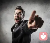 你选择爱一个人的标准之一：

可以考虑ta在情绪不稳之时，
是否会对你恶语相向，埋怨指责，
​是否会推卸责任，过分逃避。配图