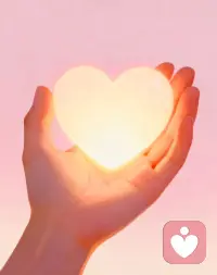 所谓“真的爱你，应当是推动你变成更好的自己”。反之，过度保护则会形成温柔的禁锢！“你被什么保护，就被什么限制；能为你遮风挡雨的，也可能让你不见阳光”。
最高级的爱，不是为你打造无菌的温室，而是给你直面风雨的勇气和自由生长的土地。一个人，相信你的生命力，胜过心疼你的脆弱。配图