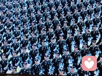 年初，我想報名參加九三閱兵。對方對我很客氣，回復我說，你老人家年齡大了，個子矮，腿短，還形象不好，實在不好意思，參加不了，據說屆時還有各國政要，還容易造成國際影響，唉……
        結果，九三大閱兵如期而至，盛況空前，氣勢如虹，我只能，坐著馬扎凳，看電視的份了，內心也是，激情澎湃，熱血沸騰……
       晚上依然激動，睡不著了，好歹也算當了幾十年兵，就用這種方式紀念一下，用小短腿，奔跑個9.3公里，以此紀念下九三閱兵，再，努力爬行7000米，湊個10公里，以表達當初被拒絕十分不滿，當然，還有什么，就是，作為一名軍人，十分地驕傲和自豪，哈哈……配圖