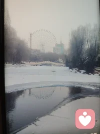 这两天觉得全身哪哪都不舒服，腰酸背痛腿抽筋，去医院做个体检吧，看看哪里出了问题，赶上元旦新年，医院体检中心都放假新年快乐去了。路过公园，唉，求人不如求己，就这这里给自己做个体检吧，来个十公里，在这新年里，尽量快点跑吧，不快咋能有乐啊？快乐快乐嘛，是不是这么来的？跑者跑着，真的，快乐就来了，不信，你也可以一试，放马过来，一路同行，一起快乐吧！配图