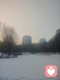 这两天觉得全身哪哪都不舒服，腰酸背痛腿抽筋，去医院做个体检吧，看看哪里出了问题，赶上元旦新年，医院体检中心都放假新年快乐去了。路过公园，唉，求人不如求己，就这这里给自己做个体检吧，来个十公里，在这新年里，尽量快点跑吧，不快咋能有乐啊？快乐快乐嘛，是不是这么来的？跑者跑着，真的，快乐就来了，不信，你也可以一试，放马过来，一路同行，一起快乐吧！配图