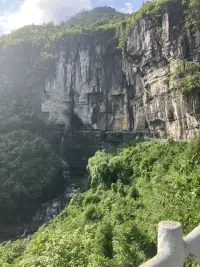 接納過去，并不意味著你喜歡它或你
希望重蹈覆轍，接納過去，只意味著
要繼續前進，在過往的經歷中成長。

接納現實，并不代表你喜歡正在發生
的一切，接納現實，意味著你能順其
自然并可利用現狀來打開更多的可能
性，從而創造改變。

接納別人，并不意味著你認可他們的
行為，接納別人，意味著你接納他們
的人性。配圖
