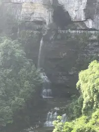 覺察是走向自我認識的第一步也是最重要的一步！當你的情緒模式啟動的那一刻,你能覺察到自己的這些模式，也就瞬間做到了一念天堂，一念地獄！是的，情緒啟動了，但這不是我，它只是我的情緒，我不要被它拉著走，瞬間，轉念發生，天堂地獄，自己挑選！配圖