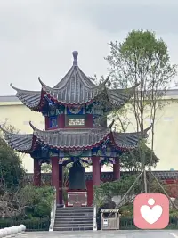 人生就是一場修行
心平何須持戒
身正何須坐禪
紅塵是最好的修行道場配圖