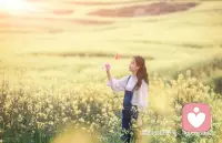 你和世界的關系，歸根結底是你和自己的關系。所有的事情，都歸根到自己身上，自己好了，一切就都好了，包括你和孩子，和伴侶，和父母……所以很多學派都在說向內求，這是唯一有解的法門。“你”的感覺好了，一切才會好，“你”感覺不好，什么都是糟糕的。“你”的感覺最重要，而只有“你”自己，才能調整你的感覺。有一句話說得好，誰改變，誰幸福，誰痛苦，誰改變。配圖