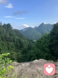 很多人一直在说的“我自己都明白问题出在哪里，道理我都懂”，但是行动起来还是困惑，会有很大情绪。其实有时候我们不一定是真“懂”，它可能是头脑中不合理的自动化思维，直接告诉：我们是“懂”的。但如果真懂、为什么结果不是你想要的呢？
所以，这种情况下，可以逐步深挖，找出不合理的信念，解开这个结，来访者的问题也会迎刃而解。配图