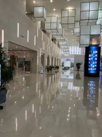 每個(gè)人都是他自己生命的專家，都有值得學(xué)習(xí)的地方。有幸成為心理咨詢師，傾聽來談?wù)叩墓适拢吹剿砩戏e極動(dòng)力的部分，協(xié)助來談?wù)呖吹阶约簳簳r(shí)沒有看到的點(diǎn)，從而啟發(fā)來談?wù)叩膭?dòng)力，是一件功德無量，助人也自助的事。配圖
