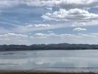 多一點感恩，清除抱怨，多一點愛，清除吝嗇，多一點承擔(dān)，清除逃避。配圖