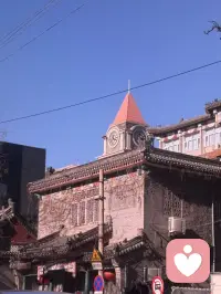 最近来访者总在问相似问题：老师我总是在意别人对我的看法，在意别人对我的评价，情绪就起伏不定，然后还害怕失去朋友

把自己活成一盏灯吧——亮度由你调节，光晕随你形状。
生存也许与苦难并存，也许过程是艰难的，但我心依旧，不会丢失自己…活成自己想要的样子就好，
一个细节可以看出心境，今天地铁上看到年轻人和他的拉布布，除了奔波的生存，我们还要好好生活..