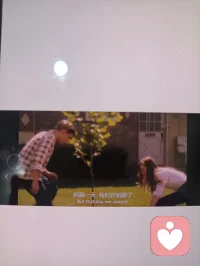 今天看電影《怦然心動(dòng)》，老師解析:中國(guó)人內(nèi)心藏著對(duì)愛的渴望，同時(shí)藏著對(duì)愛的絕望！
現(xiàn)如今的孩子擇偶的標(biāo)準(zhǔn)受父母原生家庭的影響，更多的追求安全感，穩(wěn)妥。
我希望下一代孩子能聽從內(nèi)心，選擇人格相互吸引的人！配圖