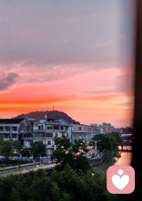 以别人爱你为基础的供给,是不如以别人爱他们自己为基础的供给来得强大和持久的。所以哪怕出于自私,也不宜强求别人无私。
