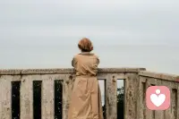 真正的爱是接受不是忍受，是支持不是支配，是慰问不是质问。配图