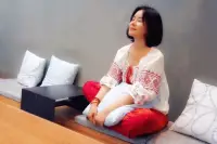 冥想提升你最基本的感知力，為你所是的這個(gè)生命帶來體驗(yàn)上的深刻性。配圖