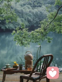 越自卑的人，越愛炫耀。無論是財(cái)富還是成就，真正的豐盈不在于外在的炫耀，而在于內(nèi)心的平靜與滿足。配圖