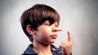 小朋友撒謊
?
??真對小朋友撒謊這個事你是怎么看的呢？如果說你家的小孩子兩歲了，你觀察后忽然發現他學會撒謊了，這個時候你可能很生氣，但是我建議你發個朋友圈炫耀一下[呲牙]，這其實證明他現在正走在正確的認知道路上的可靠標志。配圖