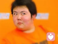 一個女孩問:   老師，別人為啥會知道我用余光看人呢？對此我很緊張。睡不好。

答:  其實很多人都會用余光看人的，你可能不信。那我建議你去做一下調查，你問問你周圍的人看看他們知道你用了余光看人了嗎？盡可能問更多的人。

調查結果顯示:  別人根本就沒有發現她在用余光看人。而且大家也都常常用余光看人。她和這些人都一樣。從此她的懼怕人的癥狀很快就消失了。配圖