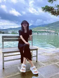 情緒低落的時候就去外面走一走，看場落日余暉，和江河湖海交談，與日月星辰對話，去看一條魚怎么游動，去觀察一朵花怎樣綻放….
走出去吧、大自然會治愈你的憂傷~配圖