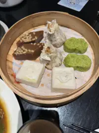 如果不謹慎地生活就不會有快樂的生活，沒有快樂的生活，便也不會有體面和正直的生活！配圖