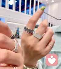 精神世界豐富的人，自己的思想意識(shí)系統(tǒng)本身就是自成一體的！配圖