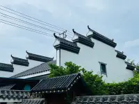 一個(gè)女人只有不再把希望放在別人身上，她才會(huì)回歸內(nèi)在，去雕琢自己，去建設(shè)自己，去強(qiáng)大自己。配圖