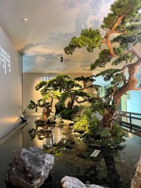 生活里，能够同行的人，远比风景重要；

因为，很多时候，同行的人，其实就是最美的风景。配图