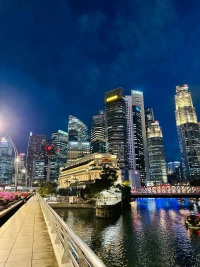 都市夜歸人們，晚安……配圖